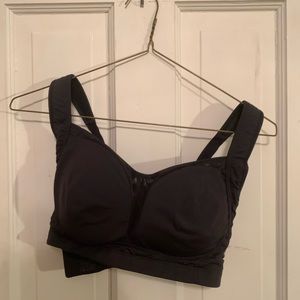 Lululemon sports bra ta ta tamer